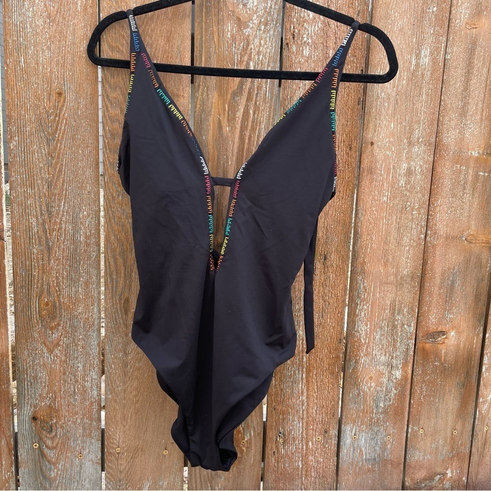 SO LUNA Women’s Black Plunge Neck One Piece Swim Suit Size Medium